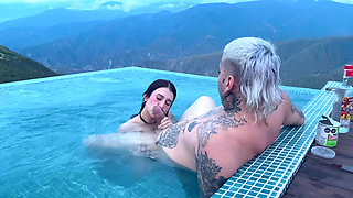 Tinder Date Ends In Outdoor Sex With Chicamocha Cannon In The Background