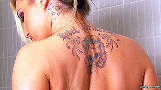 Memphis Monroe - Shower and a Shave