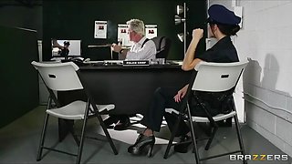 Hardcore rough cop bribes her victim with pussy