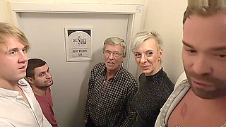 FamilyScrew Cumming Together As A Family At A Swingers Club