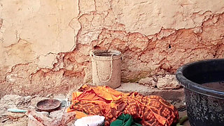 Desi Bhabhi Taking Bath