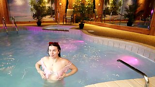 Gaping ass fisted by solo playing babe after big toy fun