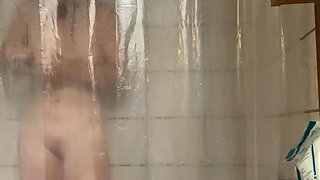 Big boob brunette masturbates on webcam