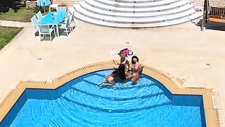 Rough threesome sex with hot ass Inna Innaki and Rosa Rosita