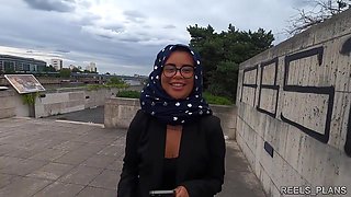 Mar Bella In A Pretty Veiled Arab Girl Gets Fucked Publicly In Anal By 2 Black Guys To Go To