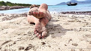 Sexy leggy brunette enjoys foot fetish