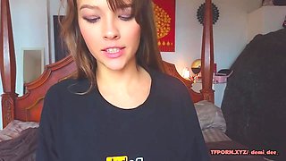 Hot glamour babe webcam solo