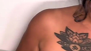 When Jennicoxx, Pixiesmalls and I Have a Sleepover