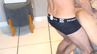 Married Woman in Just Her Underwear Pranks Ifood Delivery Guy!