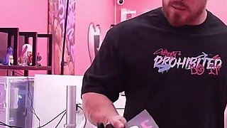 Muscular Italian Fucks Me in My Real Clothing Store Just Because a Shirt Didn't Fit Him Well - Sara Blonde