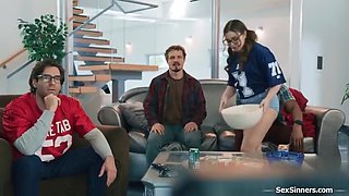 I Jerk Stepdads Friends Behind His Back - Leana Lovings, Petite Teen And Isiah Maxwell