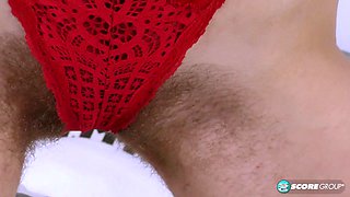 19-year-old Candy Red loves her hairy snatch