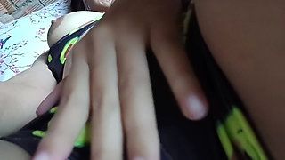 TEEN MASTURBATES AND TOUCHES HER RICH PUSSY