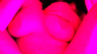 Webcam fun mature brunette with toys cum on cam