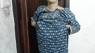 Sister in law ko bathroom me pakad ke jabar dasti pela