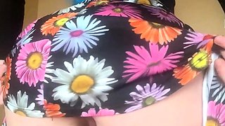 Masturbating amateur cums after solo fun
