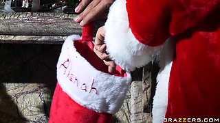 Deck The Balls With Girls Real Naughty With Kortney Kane, Alanah Rae, Keiran Lee, Jessica Jaymes - Brazzers