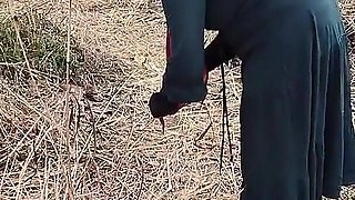 Indian Village Bhabhi Fucked Outdoors Hindi Sex Video