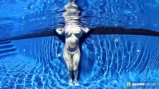 Big Tit Skinny Dip: Lana Ivans