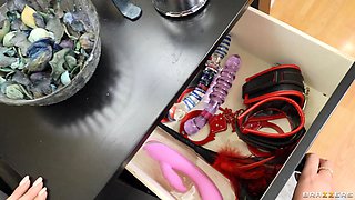 Mother In Law Knows Best With Mellanie Monroe, Thick Stella - Brazzers