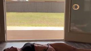 Stretch with Simone Steele