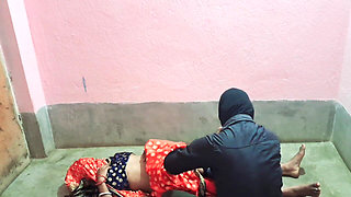 18 Year Old Indian Girl Fucked Hard on Her Interview Day by Her Office Boss