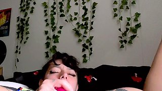Sexy hottie Anetta Keys enjoys a solo toy masturbation