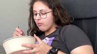 Cutie stuffs: Amateur, Bbw  Feedee Porn