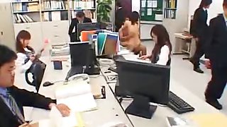 Japanese couple fucks in the middle of an office
