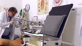 Amateur blonde fucking in stockings on video