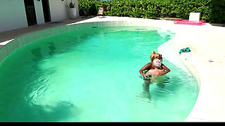 Pastel and I in the Pool at Portlock