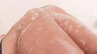 Madison Skye Soaps up Her Tootsies in Bubble Bath