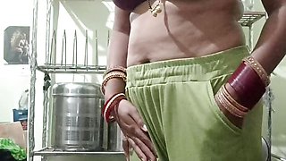 Hot bhabhi fucking her boyfriend in ketichen