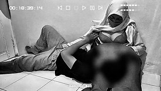 Damn! Caught on Video Malay High College Student Gets Handjob in Classroom