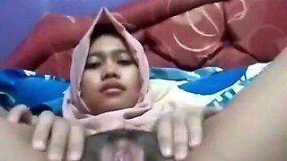 Colok Memek Jilbab Setelah Mandi