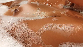 Amateur Tanned Girl in Bathroom Show Perfect Boobs and Pussy