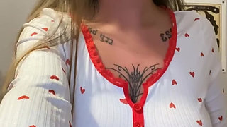 Scottish curvy slut loves fucking herself while her family is busy