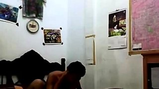 Indonesian Babe Orgasms on Fucking Machine