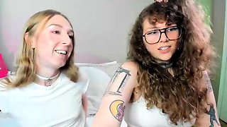 Shemale tranny sucking dick