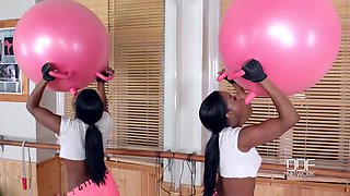 Hard Body British Babe Shows Downblouse and Cameltoe in Gym