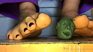 Flexible foot fetish masturbating with feet and hands