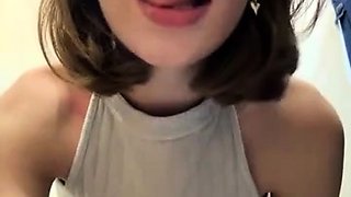 Shy_priincess masturbates in public toilet