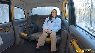 Faux cab fantastic film schoolgirl makes her very own sex tape with a taxi driver