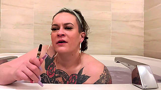 Tattooed PAWG Plays in the Tub and Vapes