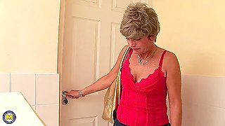 Her Red Panyties On Gets Fucked On A Public Toilet - Step Mommy