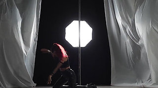 Goddess Renata Fox Dances Mesmerizingly on the Pylon