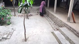 Desi Aunty Gets Anal Fuck in the Yard - Tight Pussy Doggy Style - Indian Mature Sex