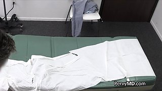 Quickie on the exam table with desirable patient