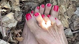 Melove Sexy Small Feet with Red Toe Nails in Leaves