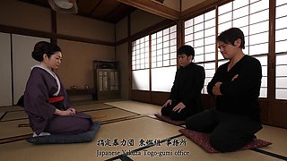 Japanese beauty Naomi Togo gets her pussy railed by two studs